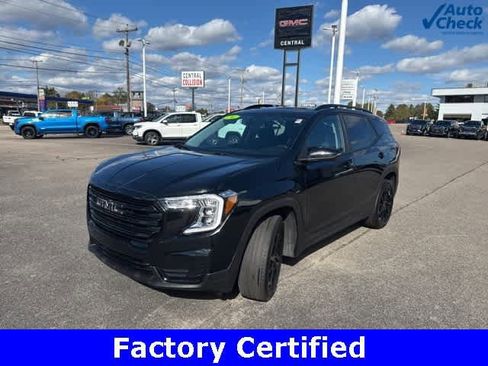 Certified 2024 GMC Terrain SLE w/ Driver Convenience Package image 3