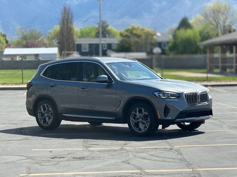 Used 2023 BMW X3 xDrive30i w/ Premium Package w/ZPA AWD/4WD image 3