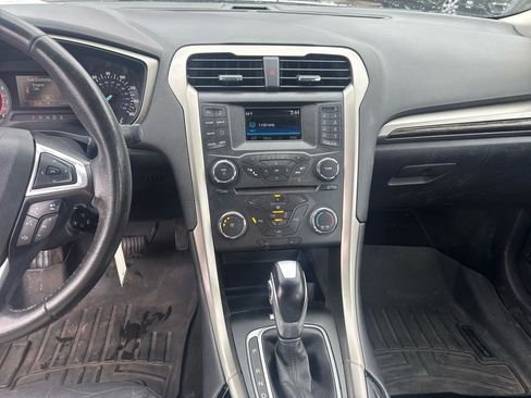 Used 2015 Ford Fusion SE w/ Equipment Group 202A image 10