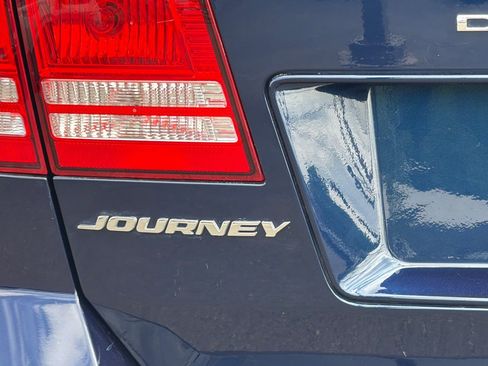 Used 2018 Dodge Journey SE FWD image 29