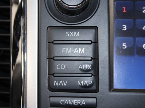 Used 2017 Nissan Titan SL RWD image 46