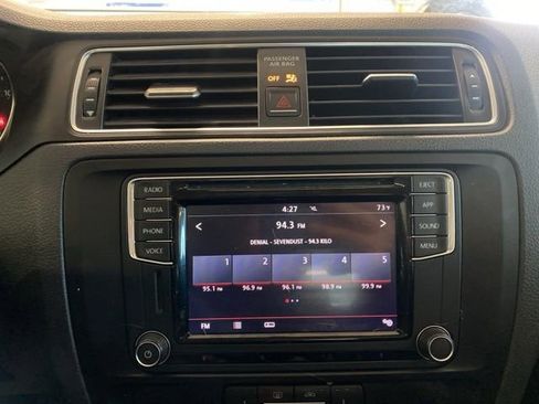 Used 2018 Volkswagen Jetta SE FWD image 20
