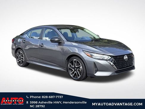 Used 2025 Nissan Sentra SR FWD image 1