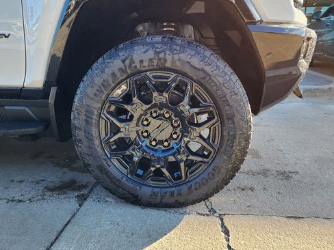 New 2026 GMC Hummer EV SUV image 59