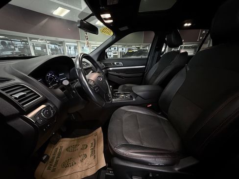 Used 2019 Ford Explorer XLT w/ Equipment Group 202A image 25