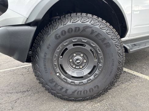 New 2025 Ford Bronco Outer Banks w/ Sasquatch Package image 35