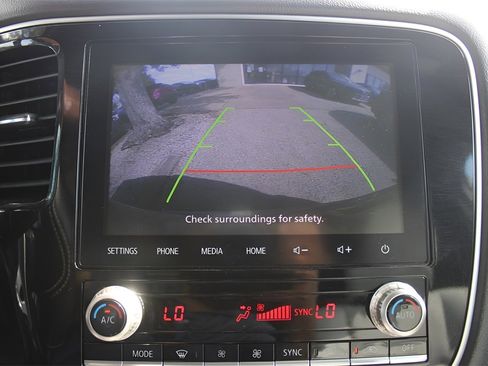 Used 2022 Mitsubishi Outlander SEL image 17