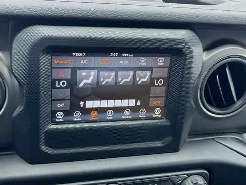 Used 2023 Jeep Wrangler Unlimited AWD/4WD image 12