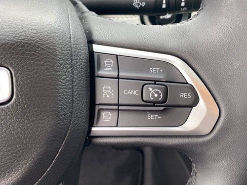 Used 2025 Jeep Compass Limited AWD/4WD image 19