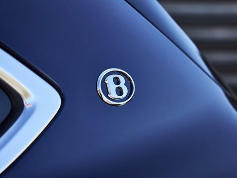 Used 2025 Bentley Bentayga Extended Wheelbase AWD/4WD image 9