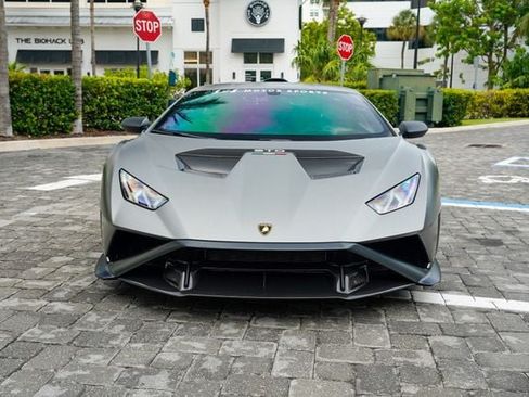Used 2024 Lamborghini Huracan STO RWD image 4