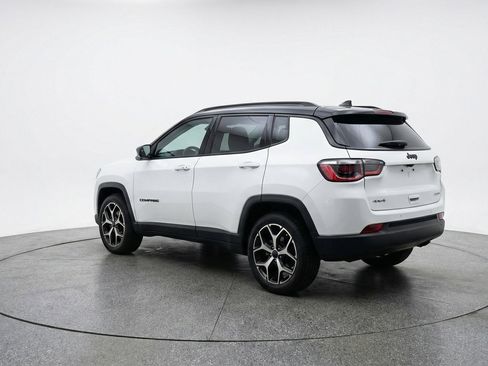 Used 2025 Jeep Compass Limited AWD/4WD image 5