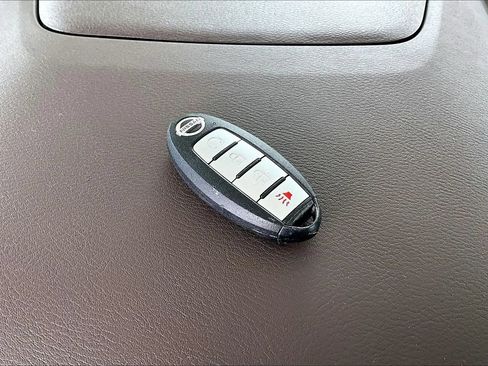 Used 2021 Nissan Rogue SV FWD image 31