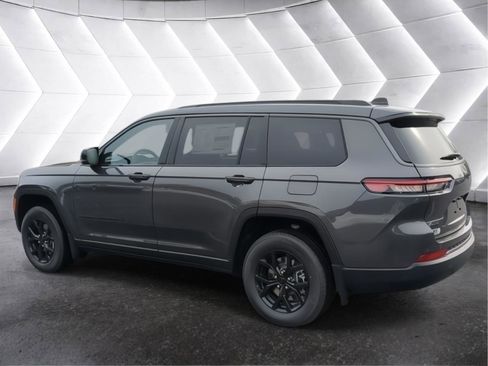 New 2026 Jeep Grand Cherokee L 4WD image 4