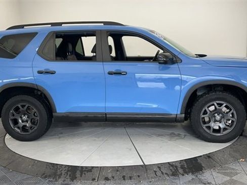 Certified 2023 Honda Pilot TrailSport image 13