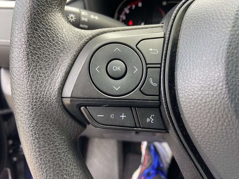 Used 2025 Toyota RAV4 XLE w/ Convenience Package FWD image 33