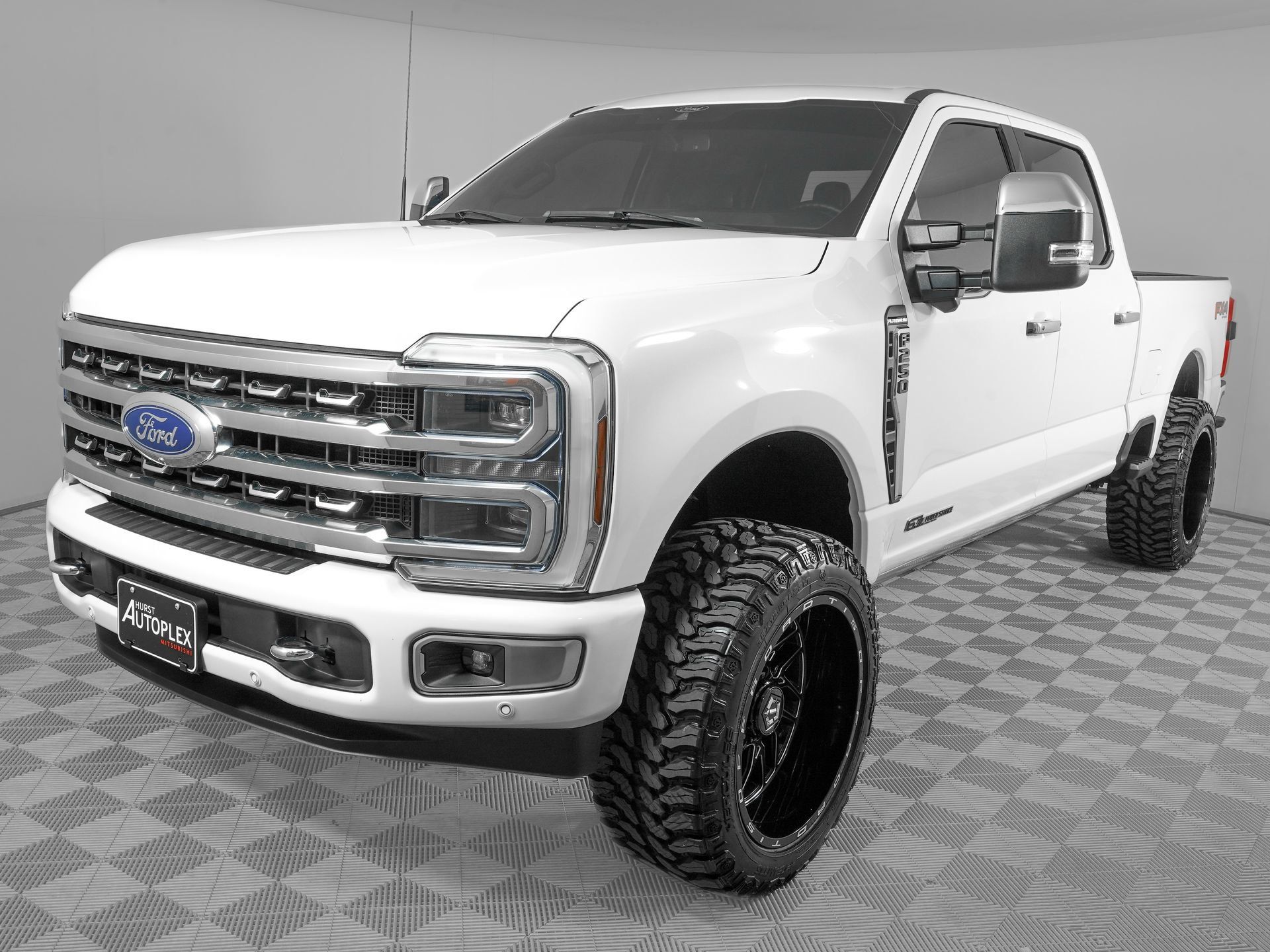 Used 2024 Ford F250 Platinum w/ FX4 Off-Road Package AWD/4WD image 8