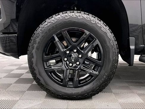 Used 2026 Chevrolet Silverado 1500 LT Trail Boss w/ LT Trail Boss Premium Package AWD/4WD image 10