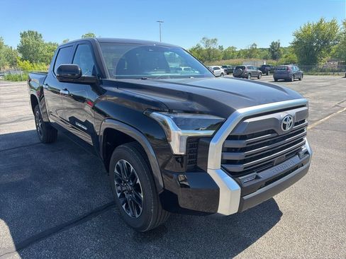 Used 2026 Toyota Tundra Limited AWD/4WD image 9