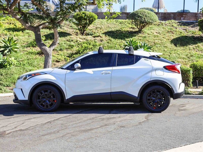 Used 2019 Toyota C-HR LE FWD image 2