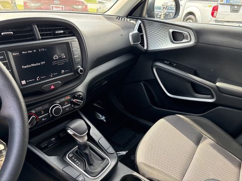 Used 2024 Kia Soul LX w/ Option Group 015 FWD image 19