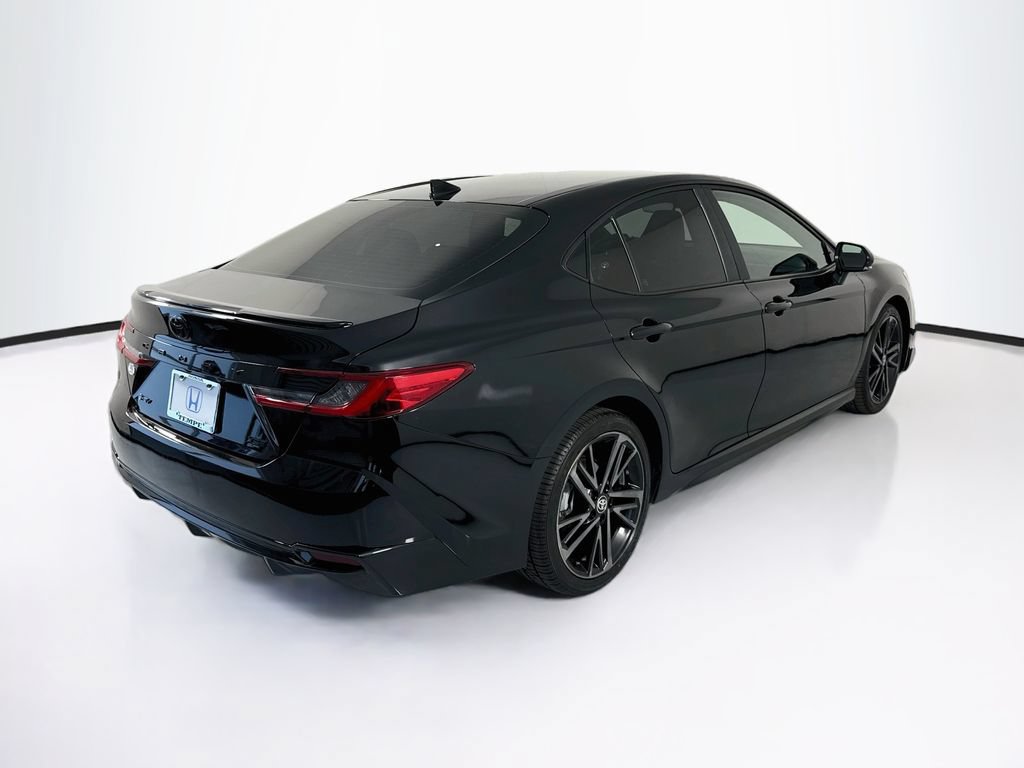 Used 2025 Toyota Camry XSE FWD image 5