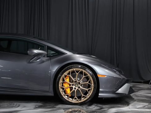 Used 2023 Lamborghini Huracan Tecnica image 11