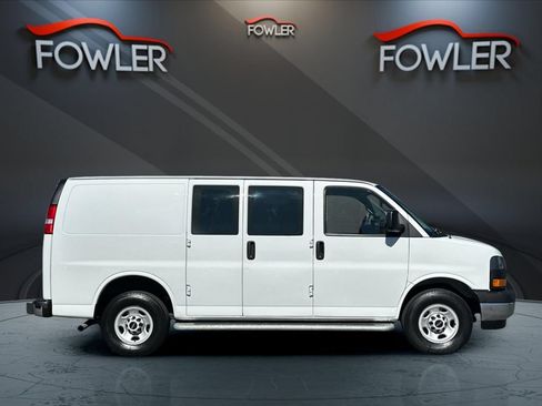 Used 2024 GMC Savana 2500 w/ Driver Convenience Package RWD image 6