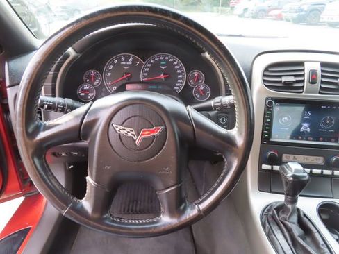Used 2005 Chevrolet Corvette Coupe w/ Preferred Equipment Group image 16