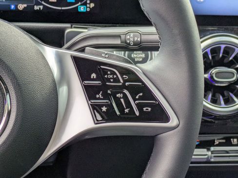 New 2025 Mercedes-Benz GLB 250 image 21