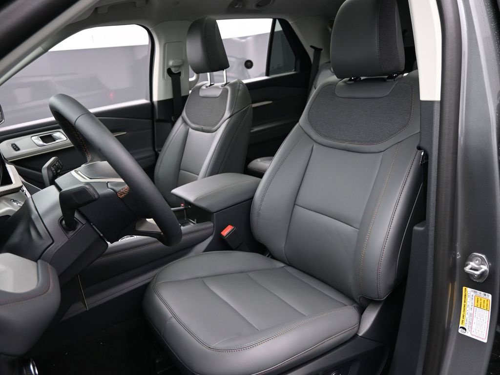 New 2026 Ford Explorer Active w/ Active Comfort Package AWD/4WD image 16