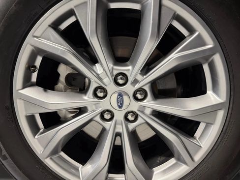 Used 2020 Ford Explorer XLT w/ Equipment Group 202A RWD image 10