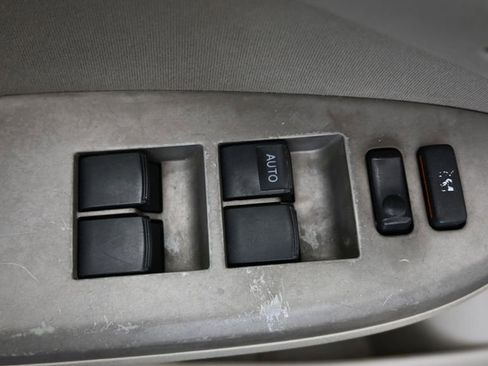 Used 2011 Toyota Corolla LE FWD image 21