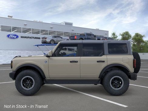 New 2026 Ford Bronco Outer Banks w/ Sasquatch Package image 3