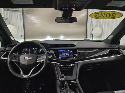 Certified 2025 Cadillac XT6 Premium Luxury image 41