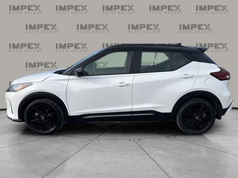 Used 2024 Nissan Kicks SR w/ SR Premium Package image 2