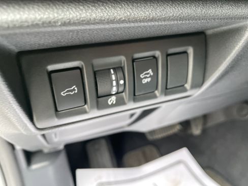 Used 2025 Subaru Outback Premium image 30