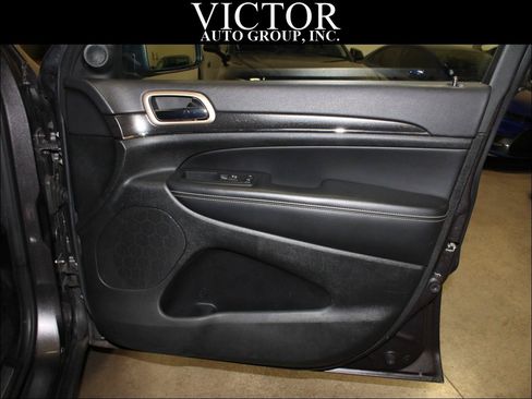 Used 2015 Jeep Grand Cherokee Limited w/ Luxury Group II AWD/4WD image 39