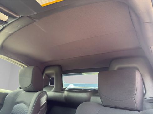 Used 2013 Nissan 370Z Roadster image 30