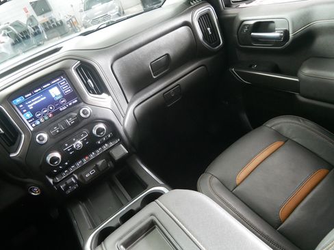 Used 2022 GMC Sierra 1500 AT4 w/ AT4 Premium Package AWD/4WD image 11