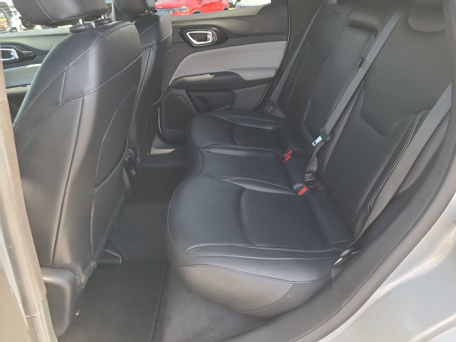 Used 2025 Jeep Compass Limited AWD/4WD image 21