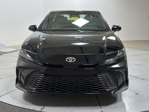 New 2026 Toyota Camry Hybrid image 2