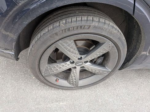 Used 2023 Genesis GV70 2.5T w/ Sport Prestige Package image 12