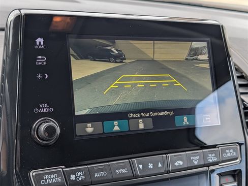 Used 2021 Honda Odyssey Touring image 17