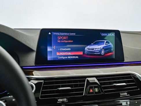 Used 2019 BMW 530e image 26