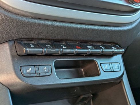 Used 2021 Chevrolet Colorado ZR2 image 9