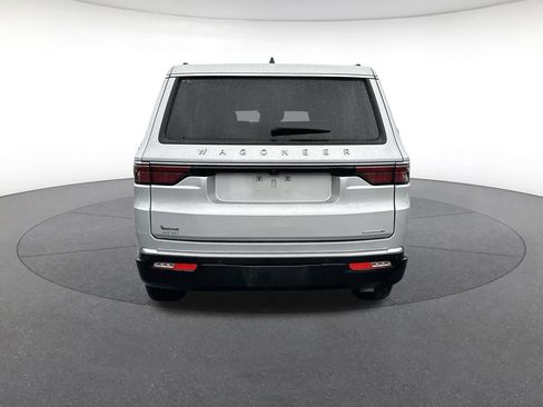 Used 2024 Jeep Wagoneer Series II AWD/4WD image 4
