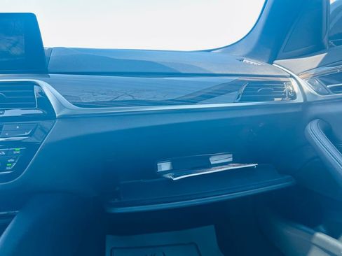 Used 2018 BMW 530i xDrive image 44