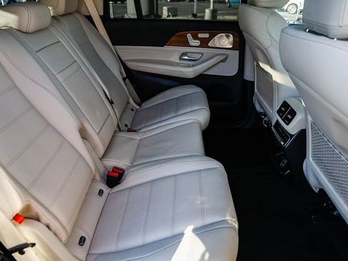 Used 2022 Mercedes-Benz GLS 450 4MATIC image 18