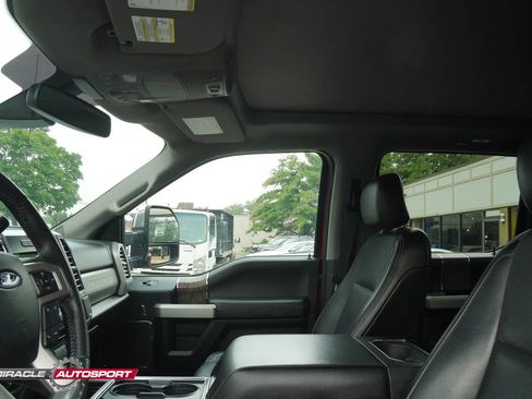 Used 2017 Ford F350 Lariat w/ Lariat Ultimate Package image 20